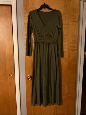 Women's Dark Olive Green Long Sleeve V-Neck Maxi Dress